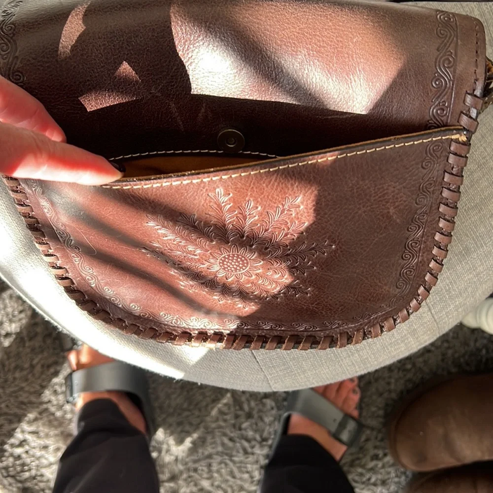 Patricia Nash leather crossbody. Gently used but nearly new - Picture 5 of 5
